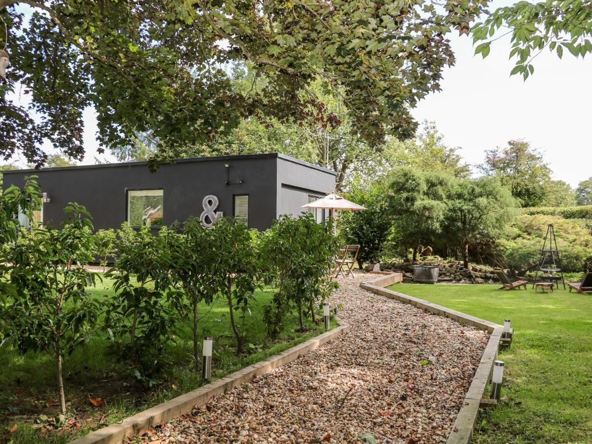Kub House Villa Tring Kültér fotó